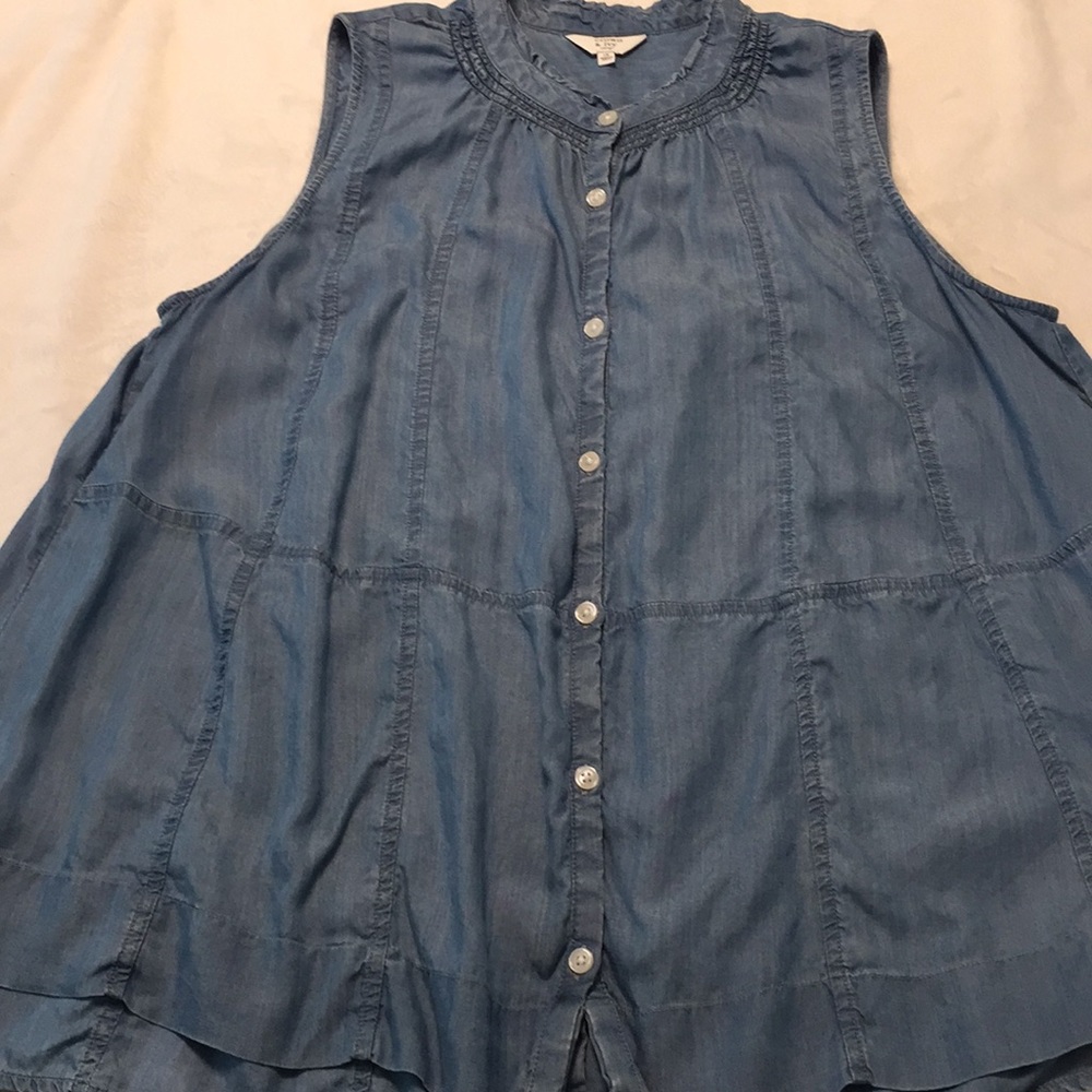 Crown & ivy chambray top